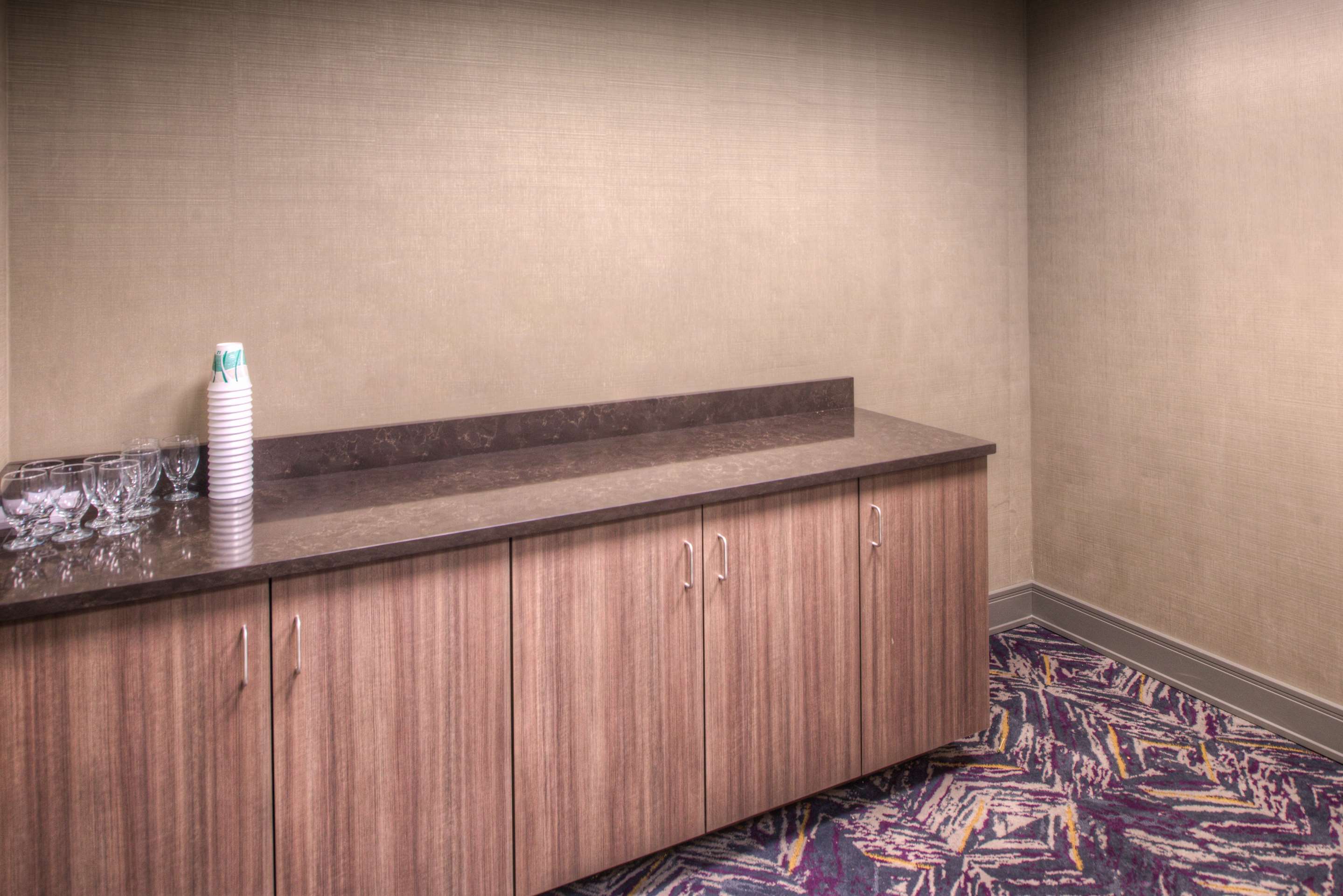 Meeting Room | DoubleTree by Hilton Utica