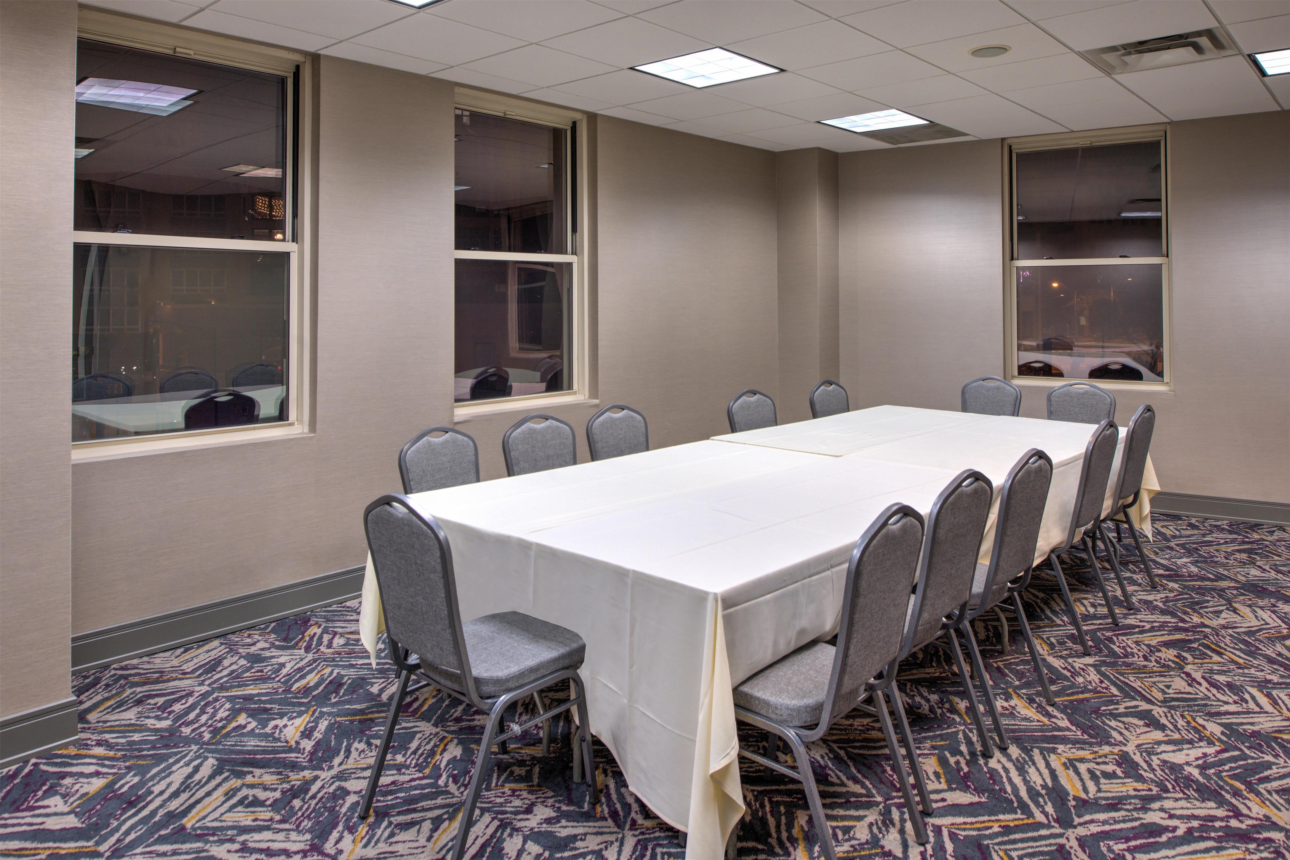 Meeting Room | DoubleTree by Hilton Utica