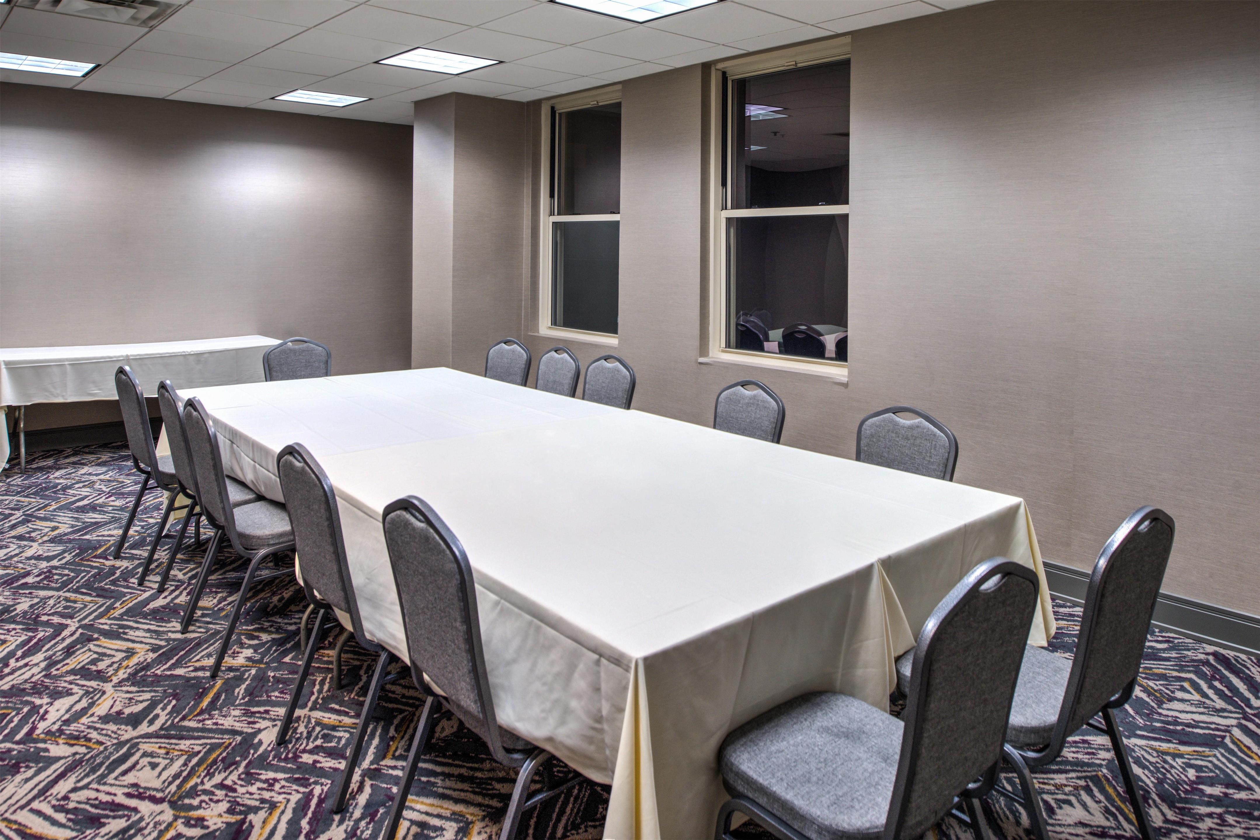 Meeting Room | DoubleTree by Hilton Utica