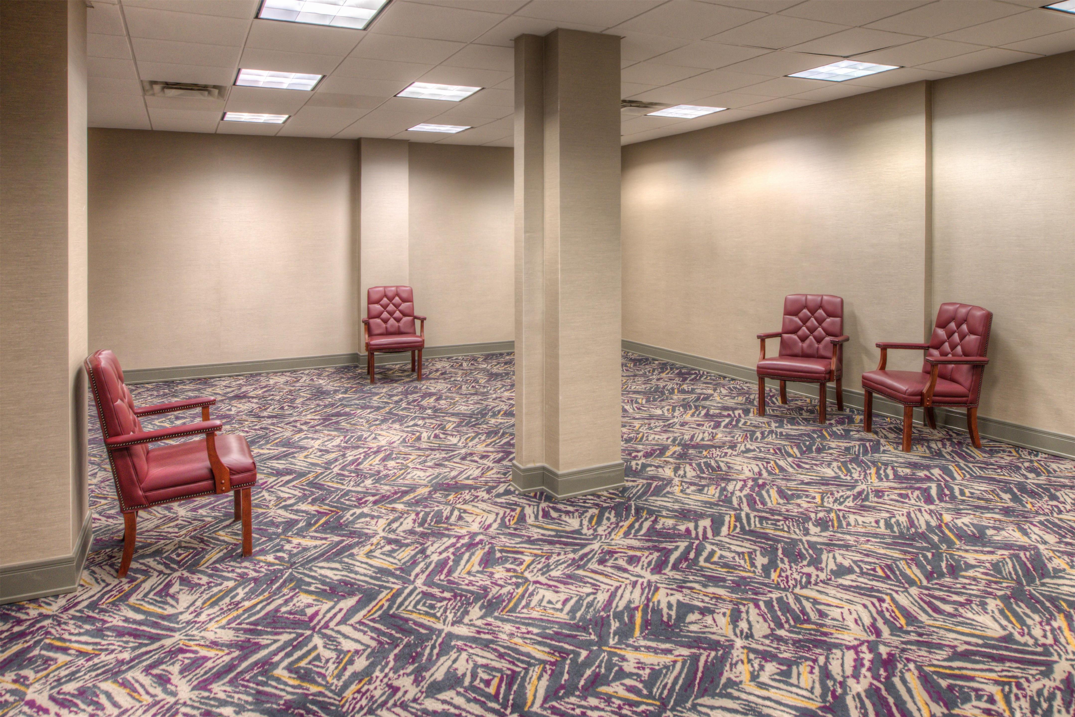 Meeting Room | DoubleTree by Hilton Utica