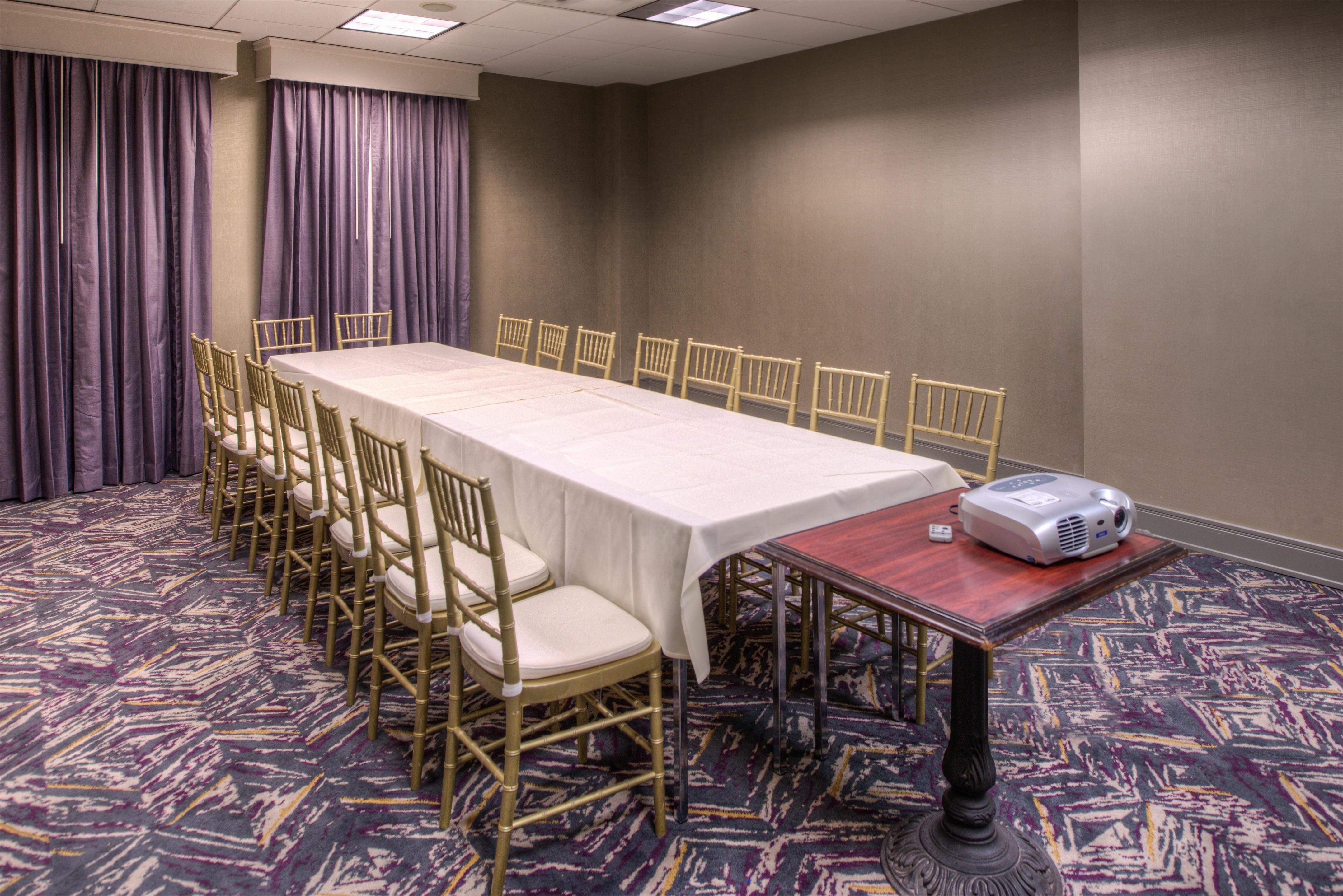 Meeting Room | DoubleTree by Hilton Utica