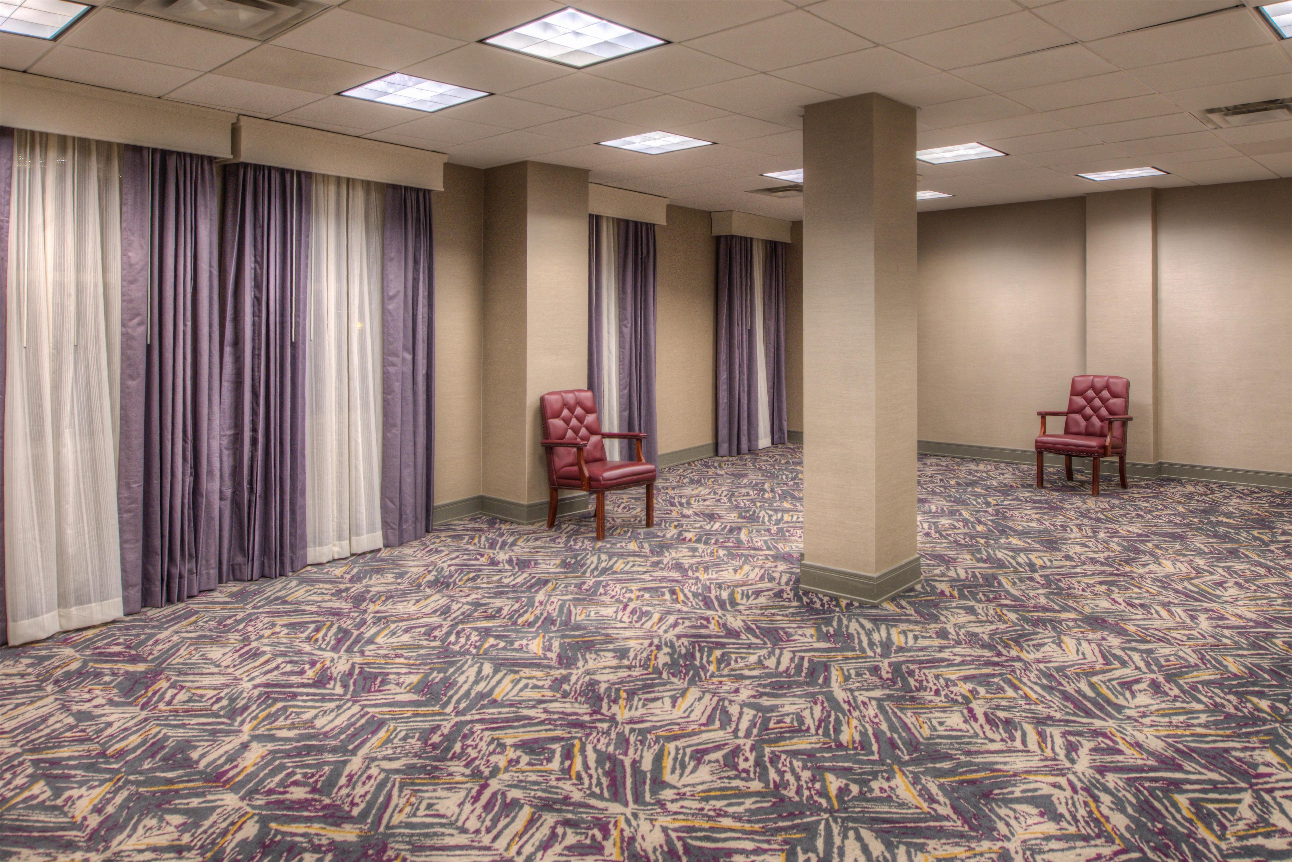 Meeting Room | DoubleTree by Hilton Utica