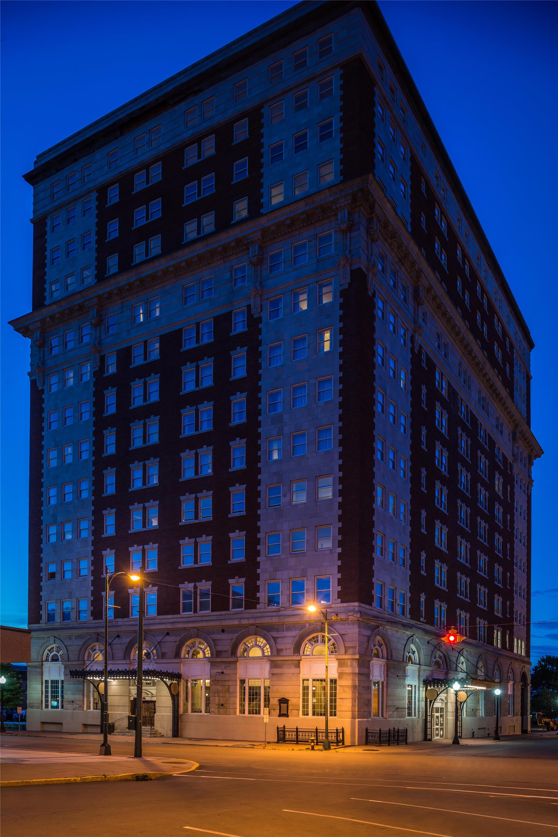 Exterior | DoubleTree by Hilton Utica