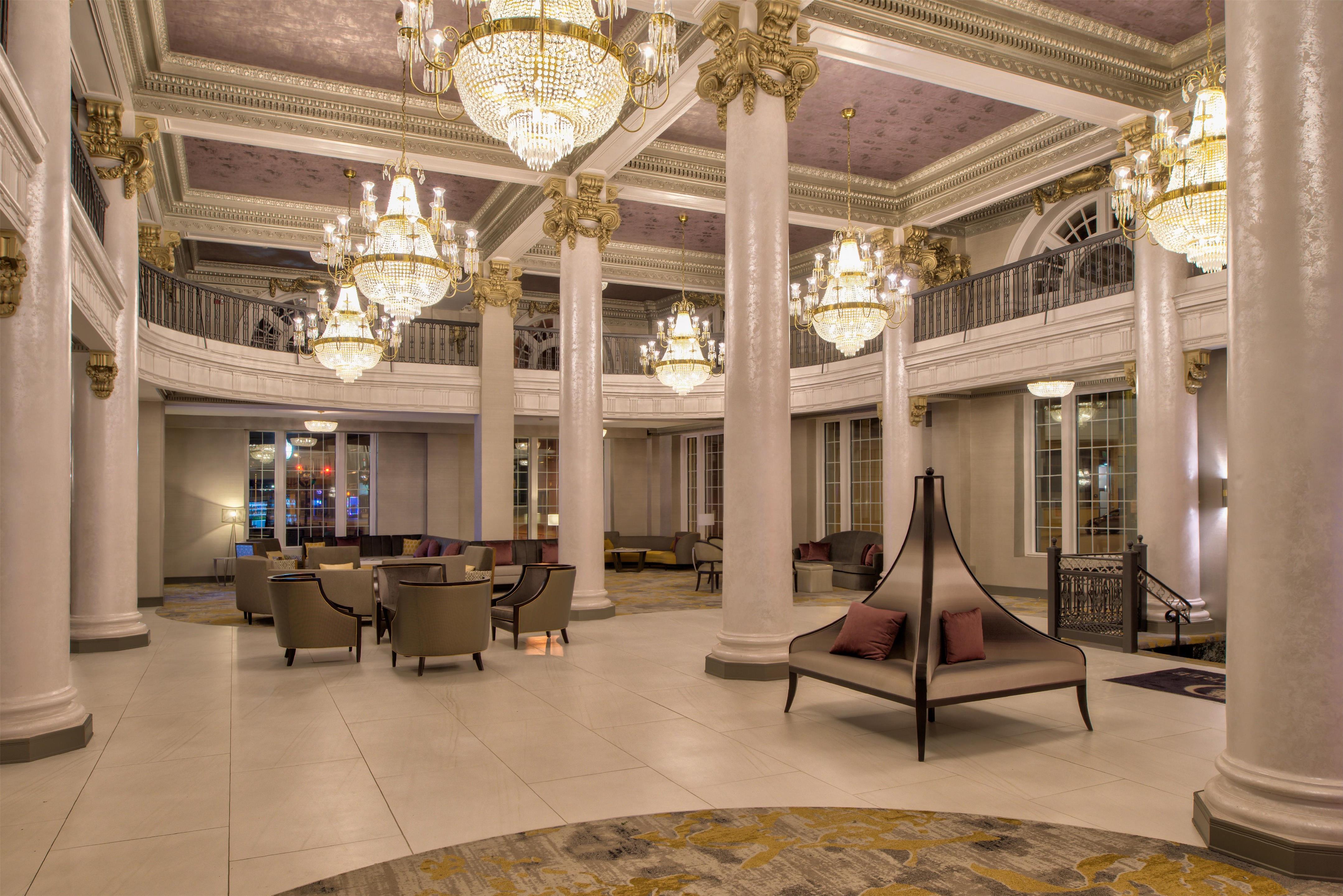 Lobby | DoubleTree by Hilton Utica