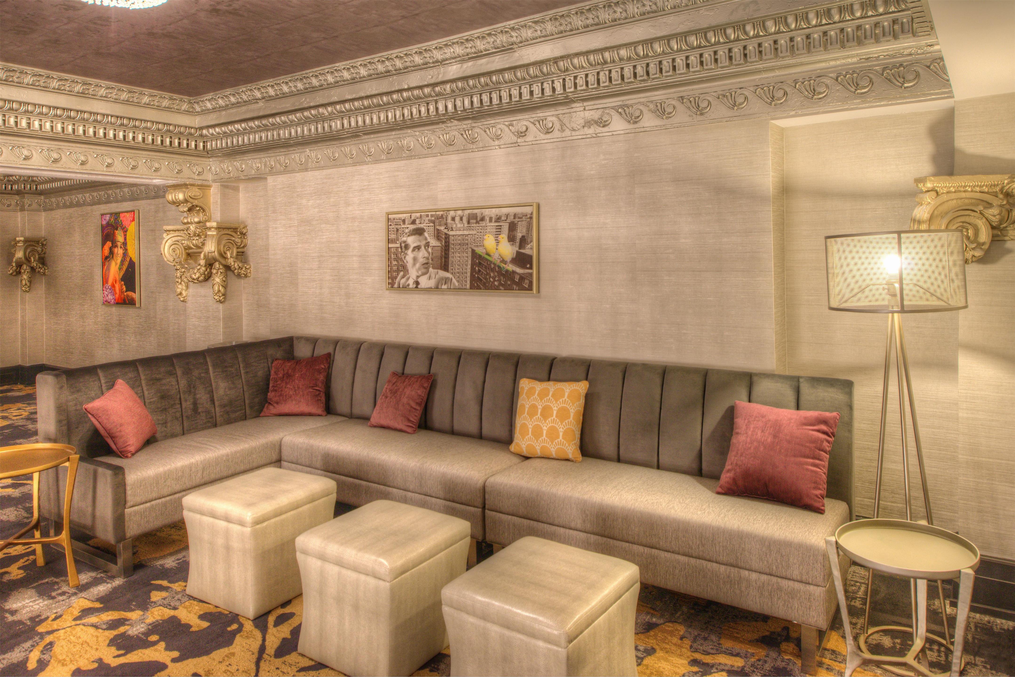 Lobby | DoubleTree by Hilton Utica