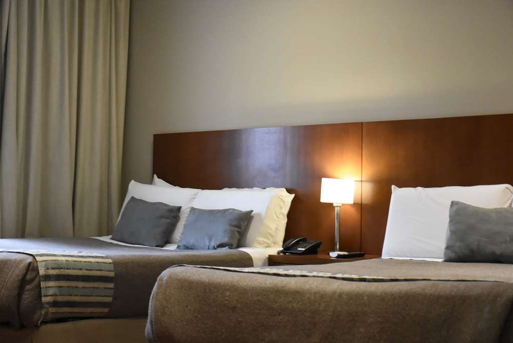 HOWARD JOHNSON ESCOBAR-guestroom-Guest Room,On-Site.jpg