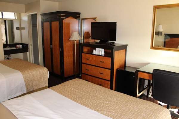  - Travelodge Buena Park - I-5, Exit 115