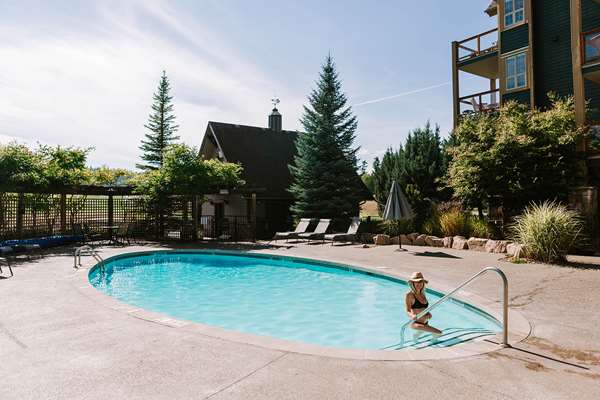 Pool - Predator Ridge Resort Vernon