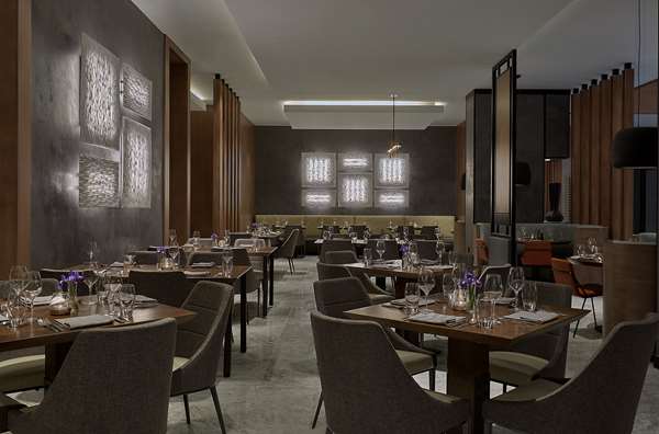 Restaurant - Hyatt Regency Hotel John Wayne Airport Newport Beach