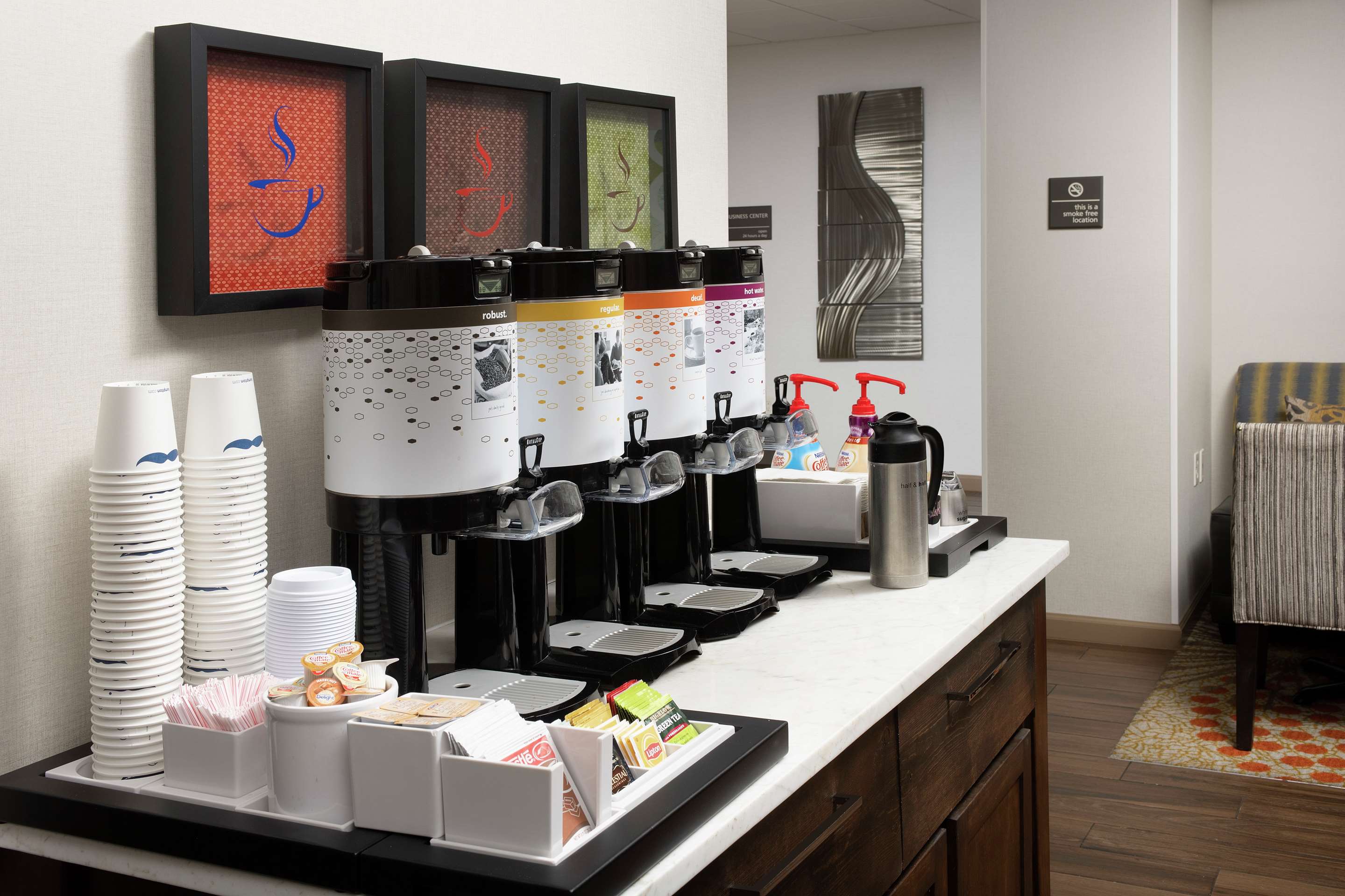 Breakfast Area | Hampton Inn Denver Tech Center South