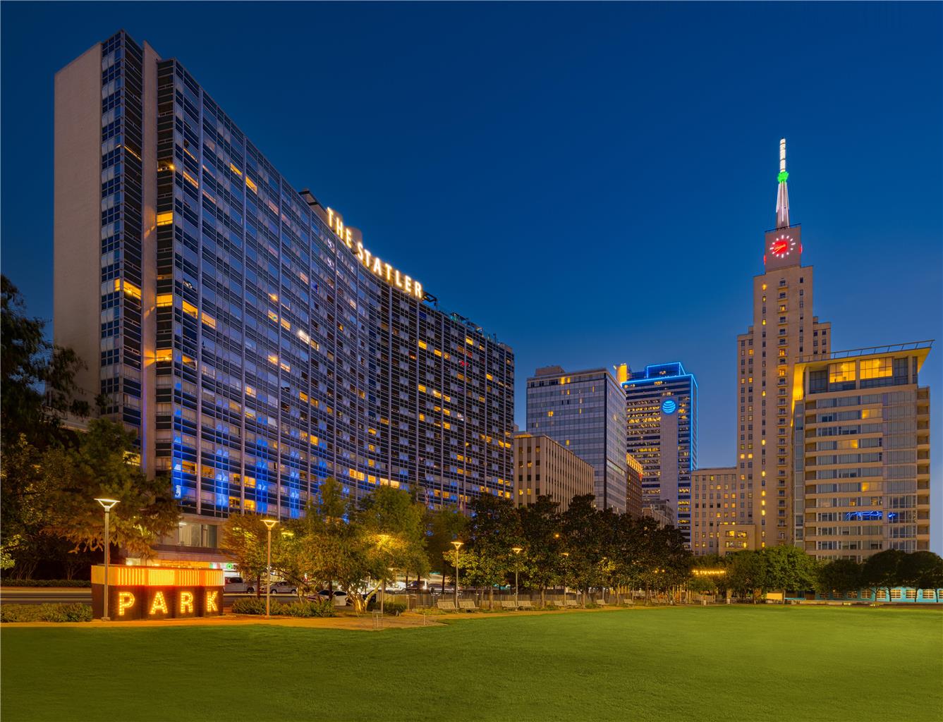 The Statler Dallas, Curio Collection