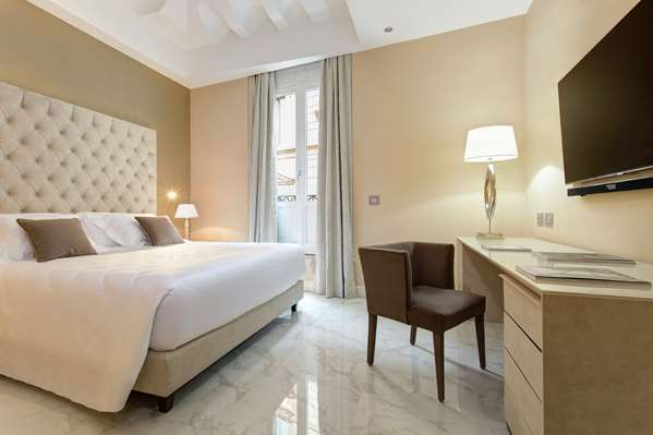 KING DELUXE ROOM