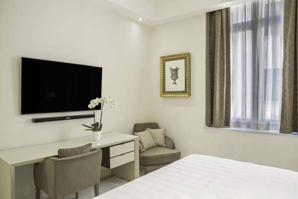 KING ACCESSIBLE DELUXE ROOM