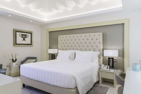 KING DELUXE ROOM