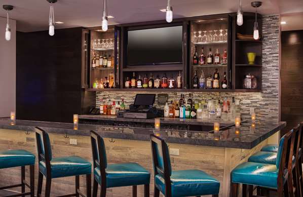 Bar - Hilton Garden Inn Financial District New York