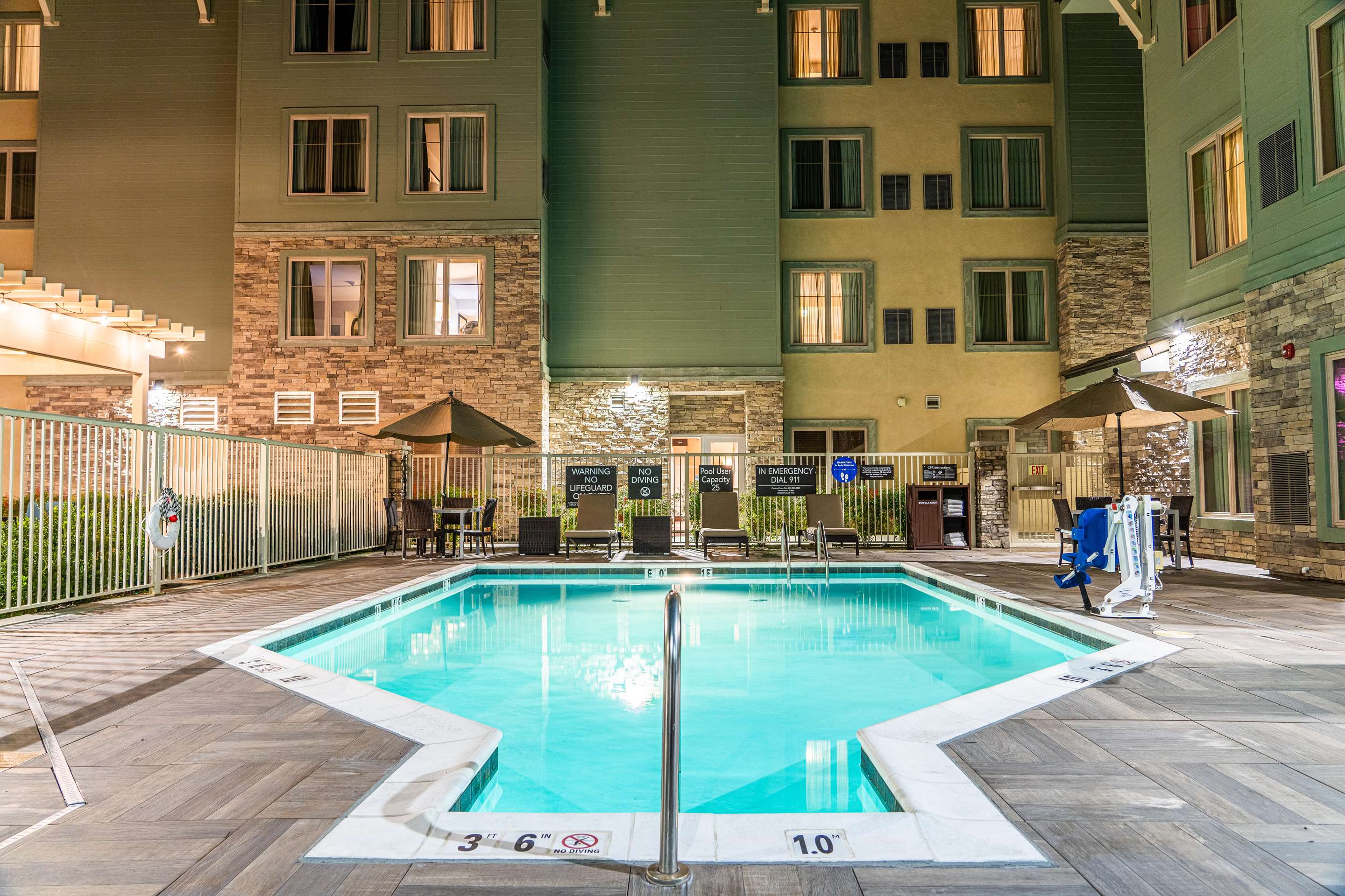 Pool | Homewood Suites by Hilton Pleasant Hill CA