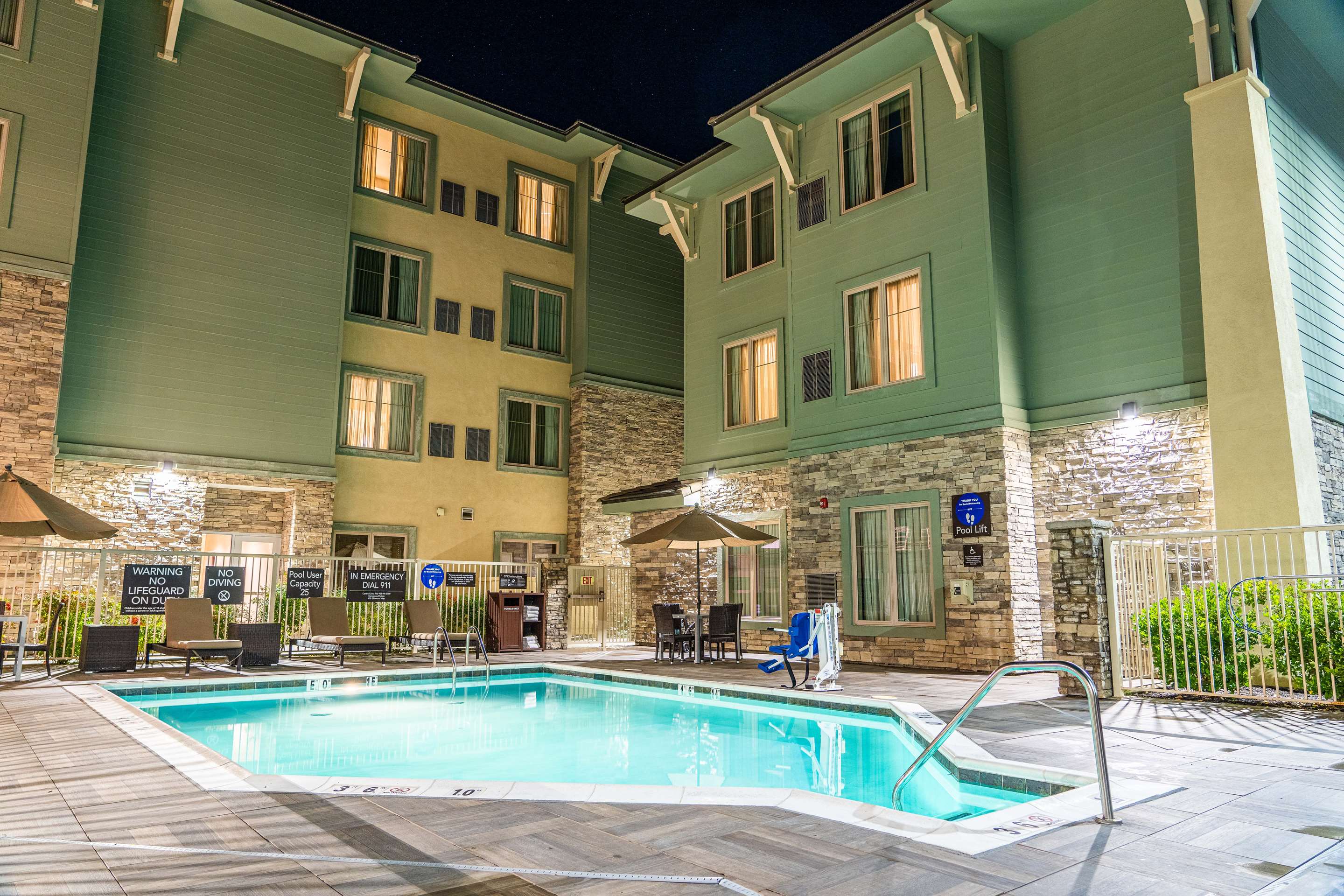 Pool | Homewood Suites by Hilton Pleasant Hill CA