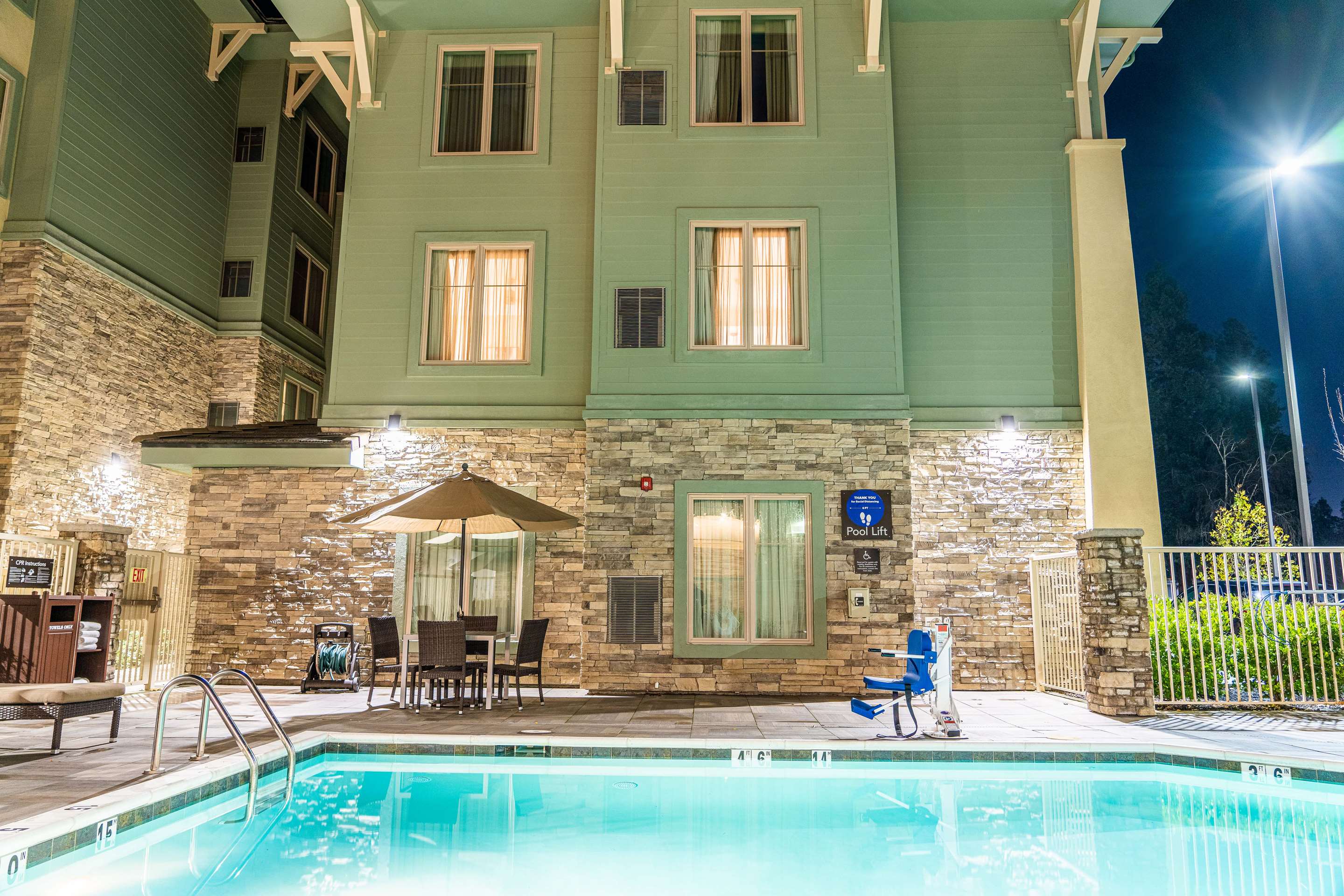 Pool | Homewood Suites by Hilton Pleasant Hill CA