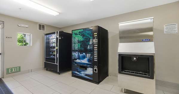  - SureStay Plus by Best Western Rocklin - I-80, Exit 108