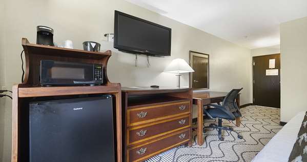  - SureStay Plus by Best Western Rocklin - I-80, Exit 108