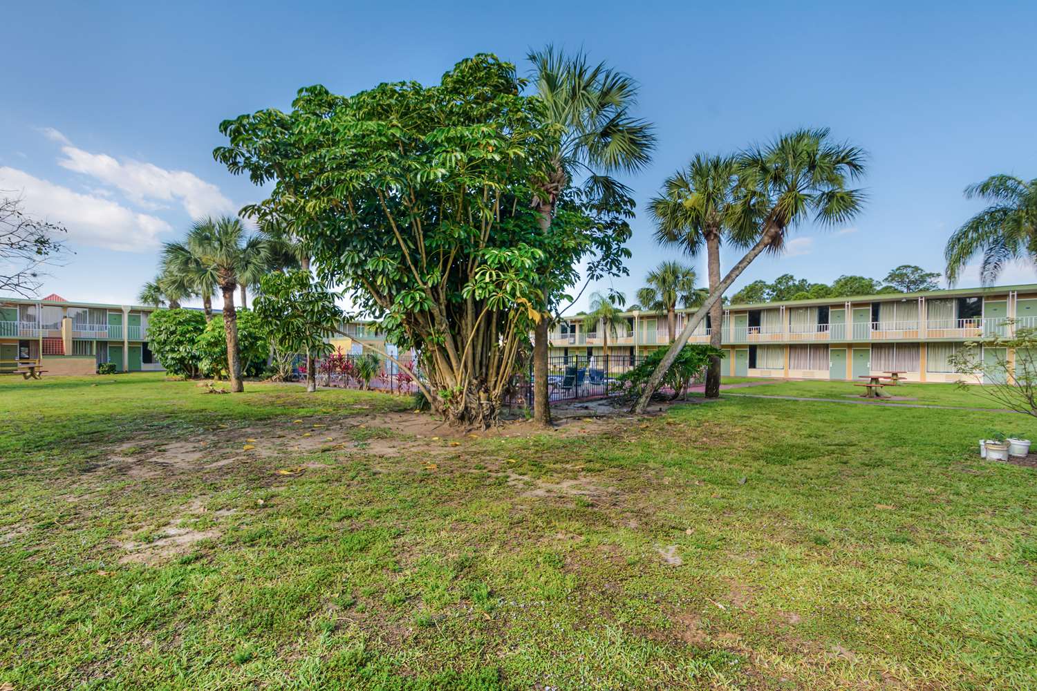 Studio 6 Extended Stay Hotel Vero Beach, FL See Discounts