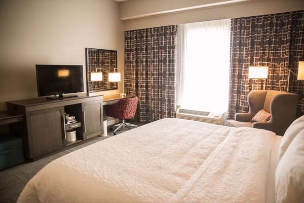  - Hampton Inn Pontiac - I-55, Exit 197