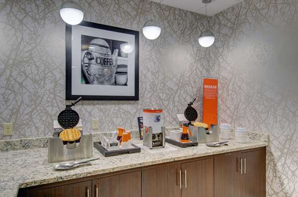 Amenities - Hampton Inn & Suites Stoughton