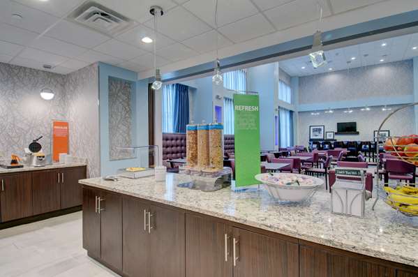Amenities - Hampton Inn & Suites Stoughton