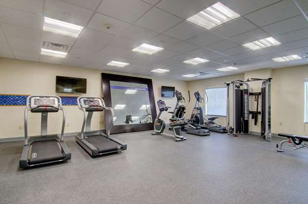 Fitness/ Exercise Room - Hampton Inn & Suites Stoughton