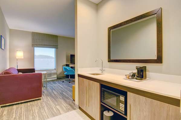 - Hampton Inn & Suites Stoughton