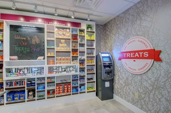 Restaurant - Hampton Inn & Suites Stoughton