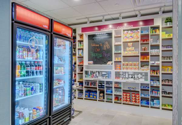 Restaurant - Hampton Inn & Suites Stoughton