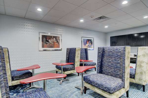 Conference Area - Hampton Inn & Suites Stoughton
