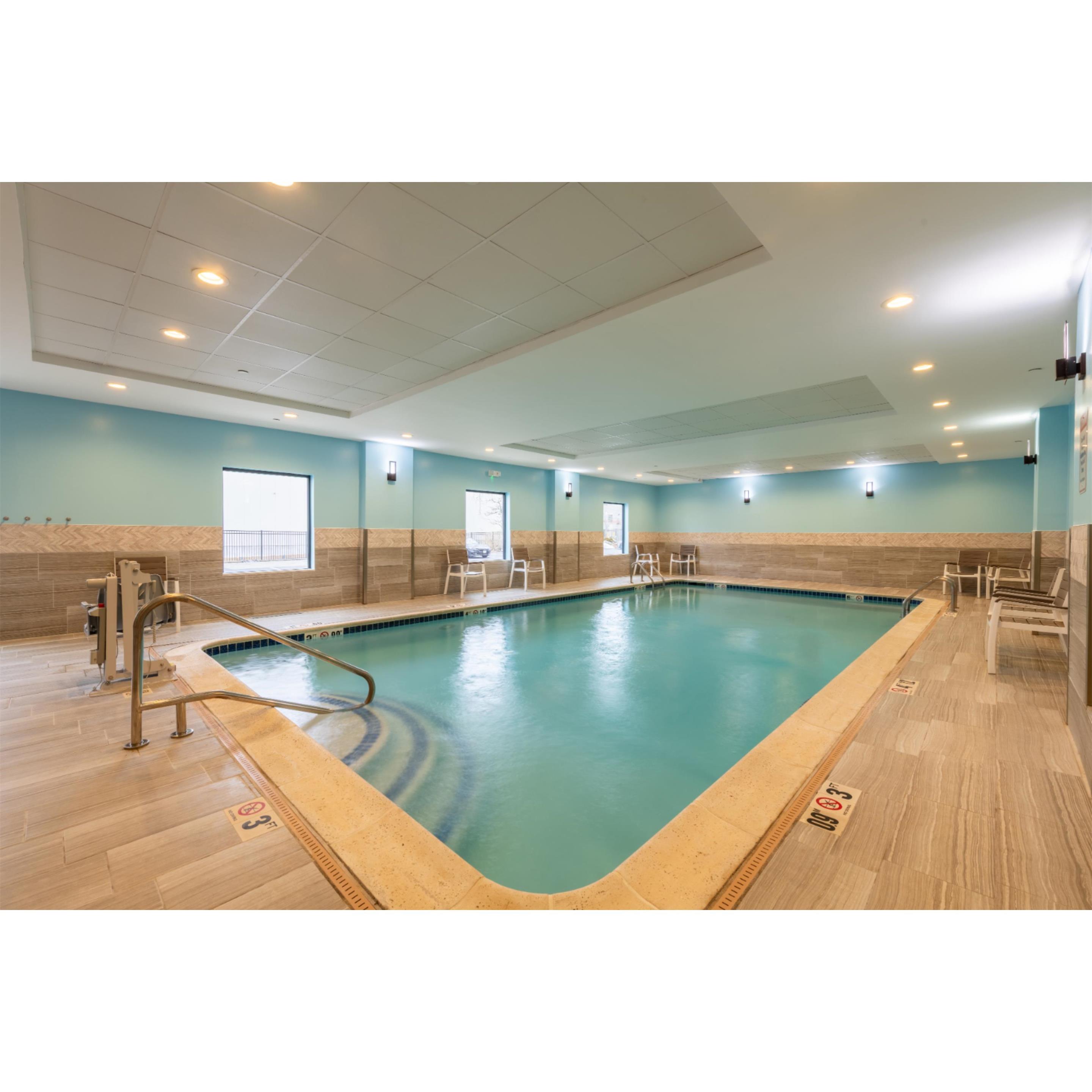 Pool | Hampton Inn & Suites Boston/Stoughton