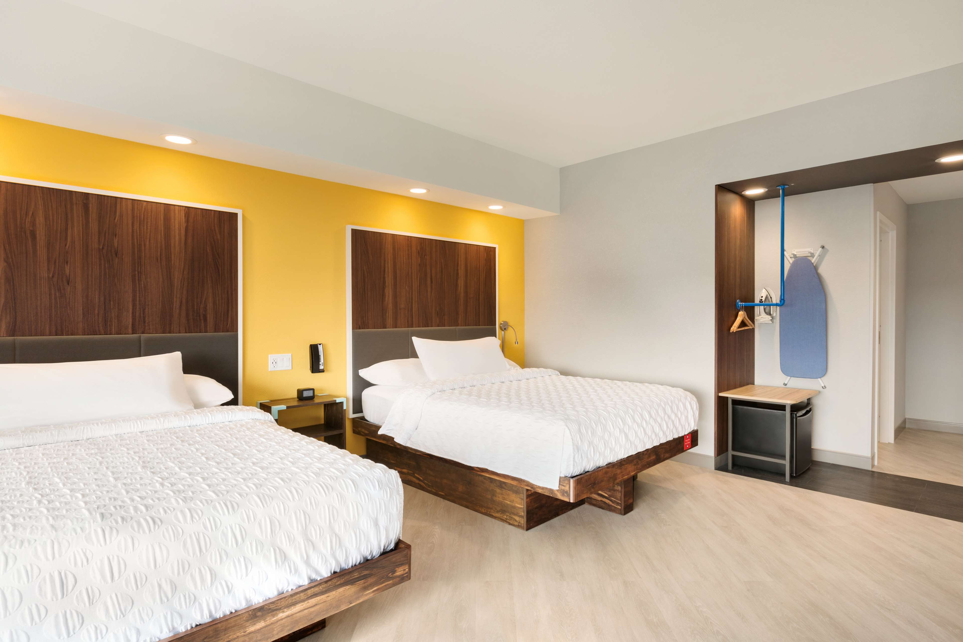 Tru by Hilton Cheyenne WY Room Type - 2 QN ACC RM W BATHTUB