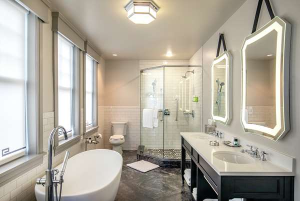  - Virginian Lynchburg Hotel Downtown