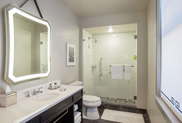  - Virginian Lynchburg Hotel Downtown