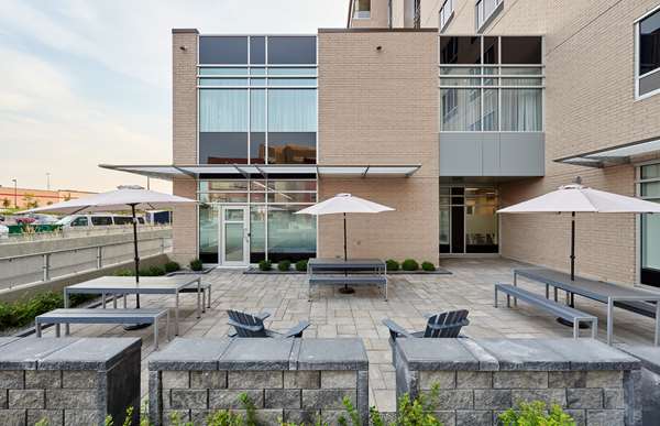 Exterior view - Hampton Inn & Suites Levis