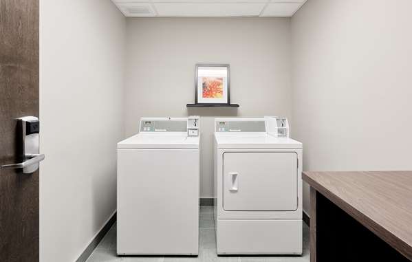  - Hampton Inn & Suites Levis