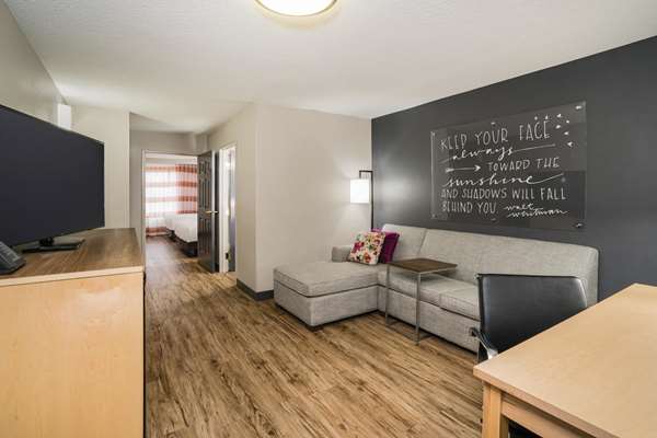 Suite - La Quinta Inn & Suites Hixson