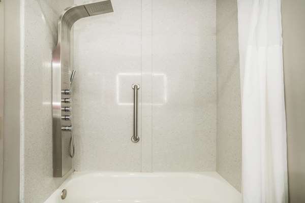  - La Quinta Inn & Suites Hixson