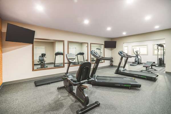 Fitness/ Exercise Room - La Quinta Inn & Suites Hixson
