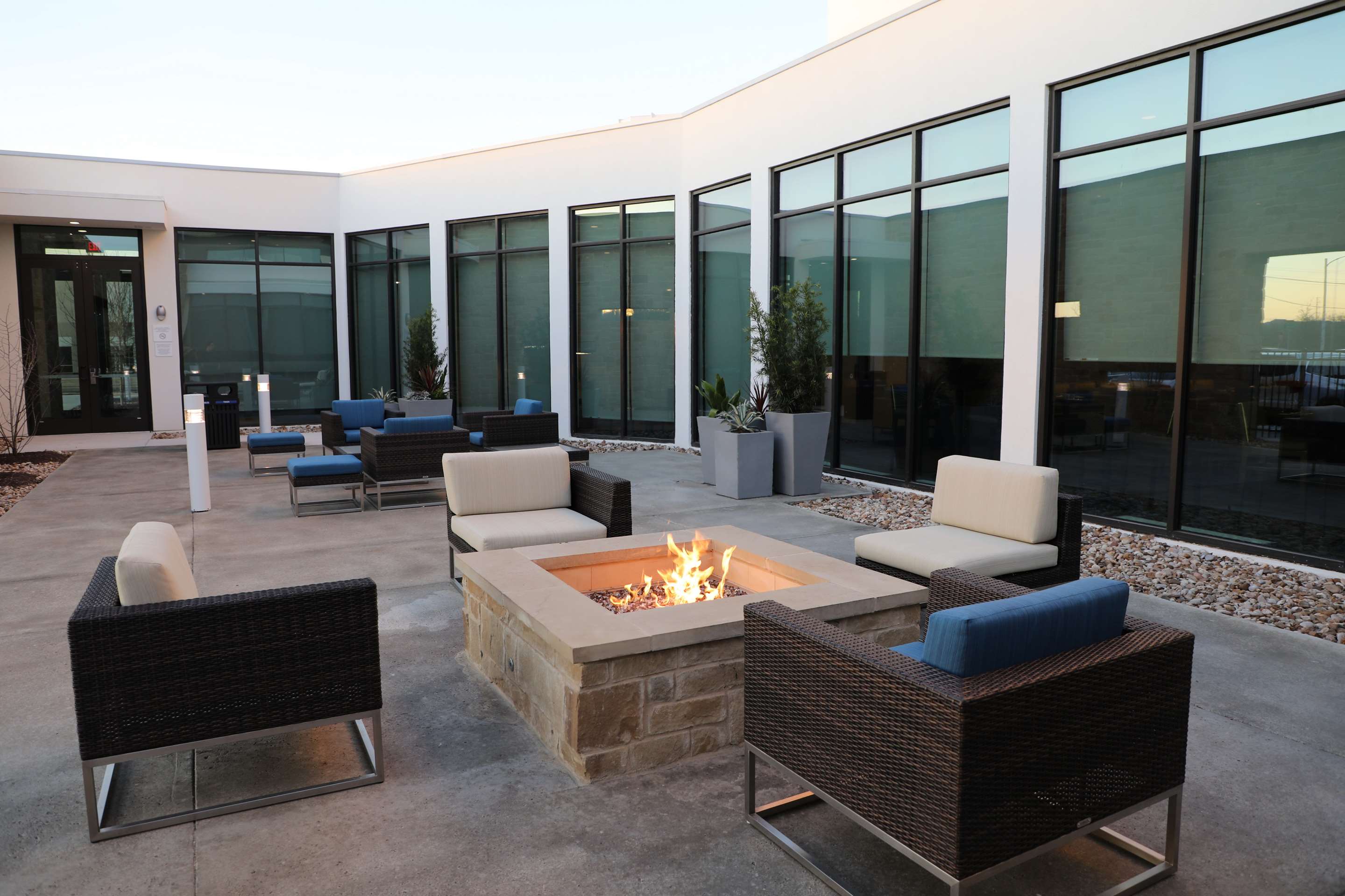 Exterior | Hilton Garden Inn Austin Airport