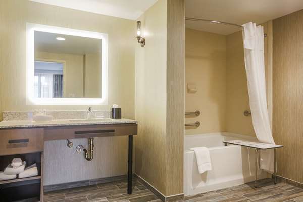  - Homewood Suites by Hilton Upper Downtown Charleston - I-26, Exit 221B