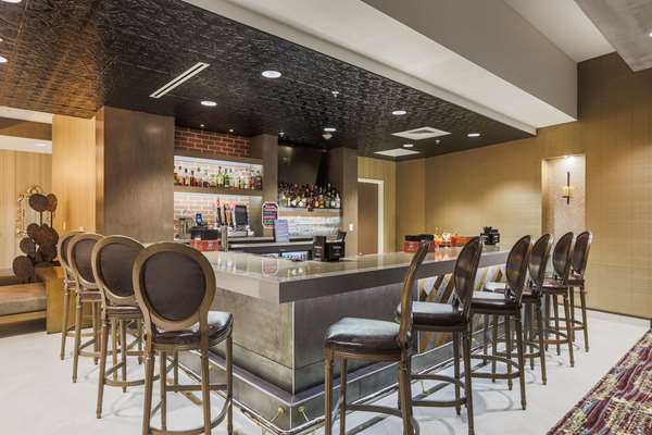 Bar - Homewood Suites by Hilton Upper Downtown Charleston - I-26, Exit 221B