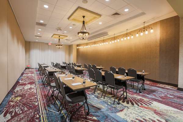  - Homewood Suites by Hilton Upper Downtown Charleston - I-26, Exit 221B