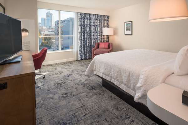  - Hampton Inn & Suites Pearl District Portland - I-405, Exit 2B