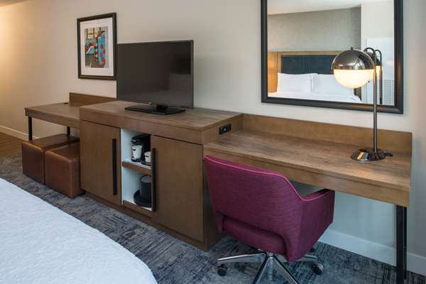 - Hampton Inn & Suites Pearl District Portland - I-405, Exit 2B