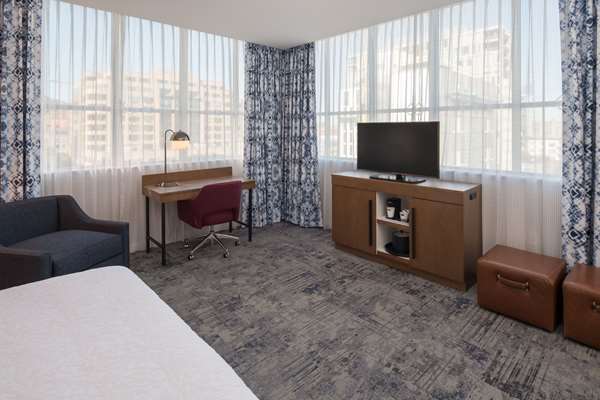  - Hampton Inn & Suites Pearl District Portland - I-405, Exit 2B
