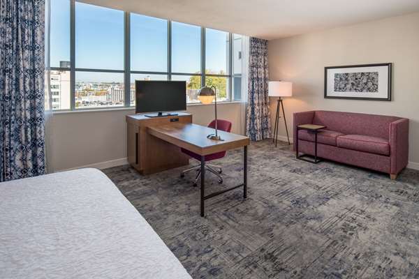  - Hampton Inn & Suites Pearl District Portland - I-405, Exit 2B